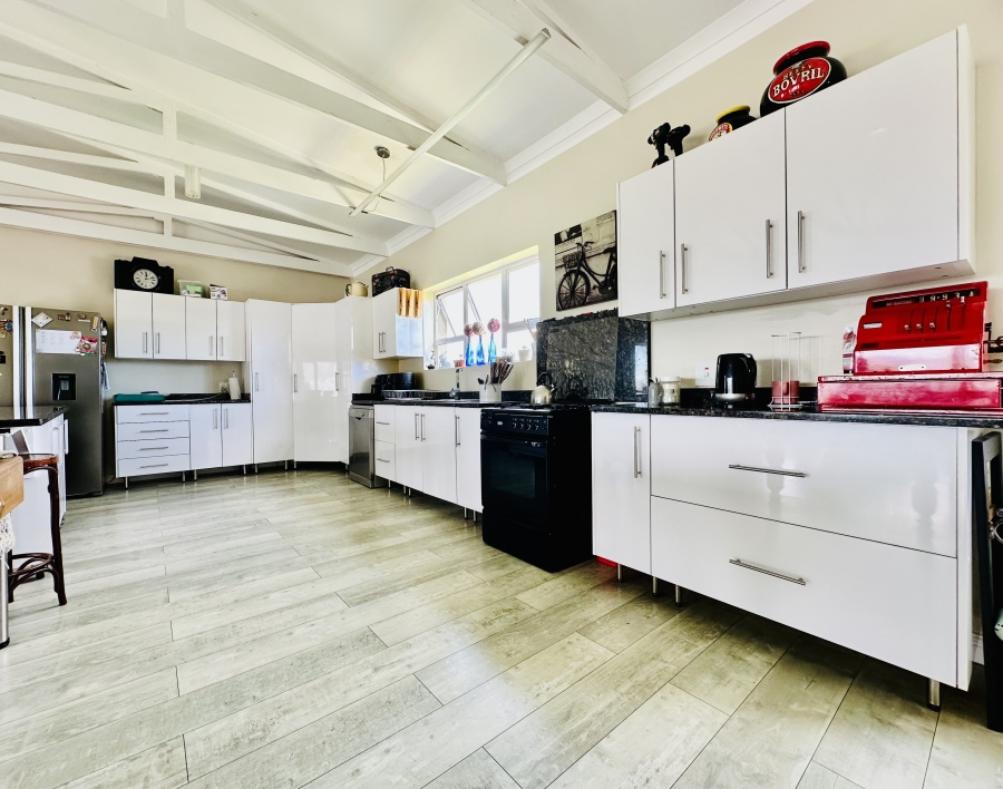 4 Bedroom Property for Sale in Vermont Western Cape